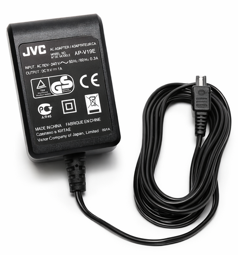 JVC AP-V19E AC-adapter 11 V 1 A voor JVC camcorders, zwart, met kabel en typeplaatje, tweedehands