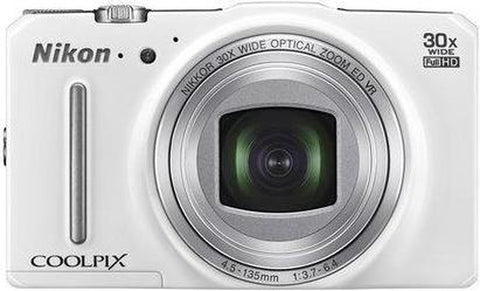 Nikon Coolpix S9700 digitale compactcamera, wit, voorkant met 30x Nikkor-groothoekzoomlens en Full HD-logo, tweedehands