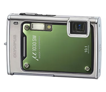 Olympus Mju 1030 SW waterdichte digitale compactcamera, groen, voorkant met zilveren rand, tweedehands