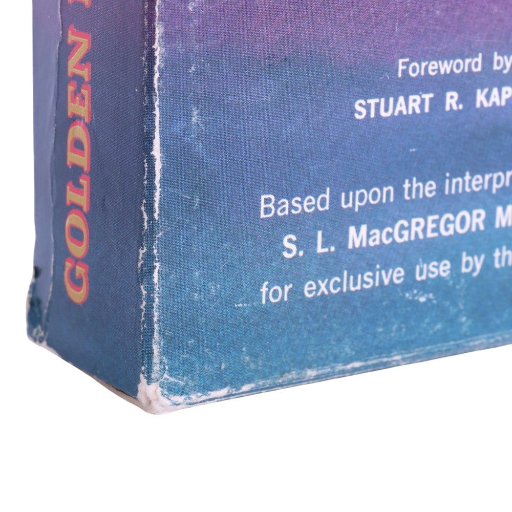 U.S. Games Systems Golden Dawn Tarot Deck, close-up van de linkeronderhoek met foreword by Stuart R. Kaplan