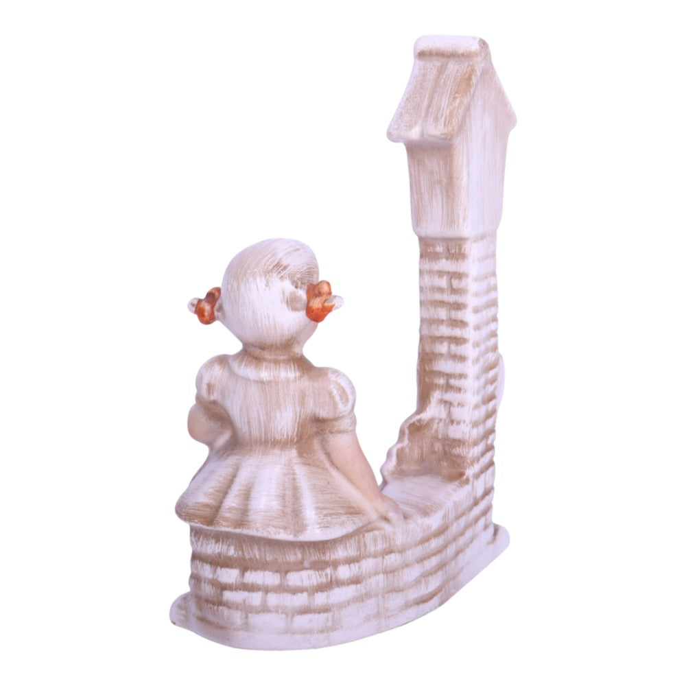 Porseleinen Beeldje - Meisje met Kindje bij Kapelletje (Made in Holland)