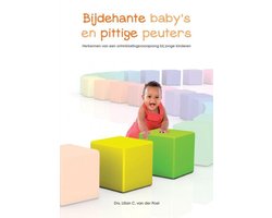 Bijdehante baby's en pittige peuters, Lilian van der Poel, boekomslag voorkant met kruipende baby, tweedehands