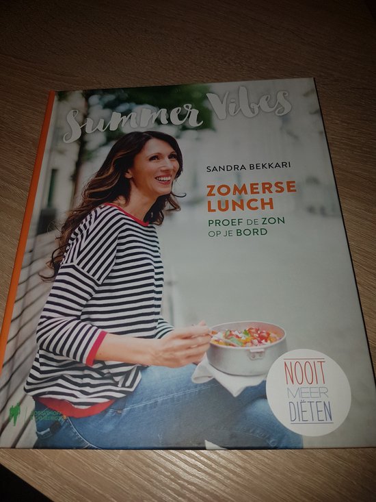 Boek-SUMMER VIBES - Zomerse Lunch. Sandra Bekkari.-tweedehands