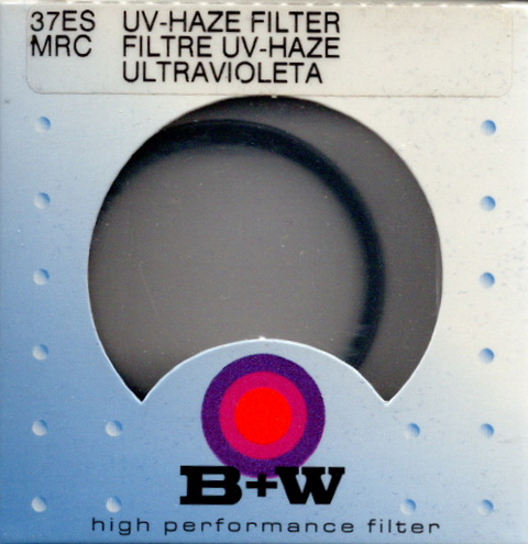 B+W UV-filter 37 mm MRC F-PRO, filter in doorzichtig doosje met etiket 37ES MRC UV-Haze Filter