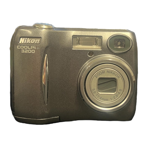 Nikon-Coolpix 3200 Digitale Compact Camera - Grijs (In doos) Tweedehands