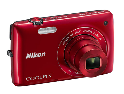 Nikon Coolpix S4300 digitale compactcamera, rood, schuin vooraanzicht met uitgeschoven 6x zoomlens