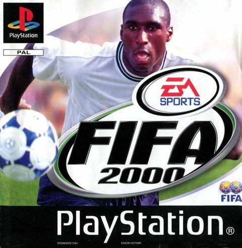 PlayStation 1 EA Sports FIFA 2000, PAL-hoes met voetballer in wit shirt, tweedehands
