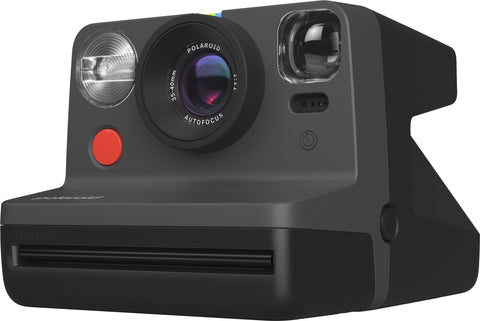 Polaroid Now i-Type instant camera, zwart, schuin van voren