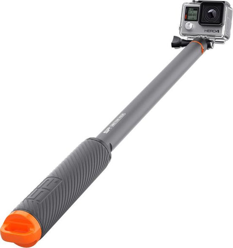 SP Gadgets Section Pole voor GoPro, grijze stok met oranje dop en een niet meegeleverde GoPro HERO4 erop
