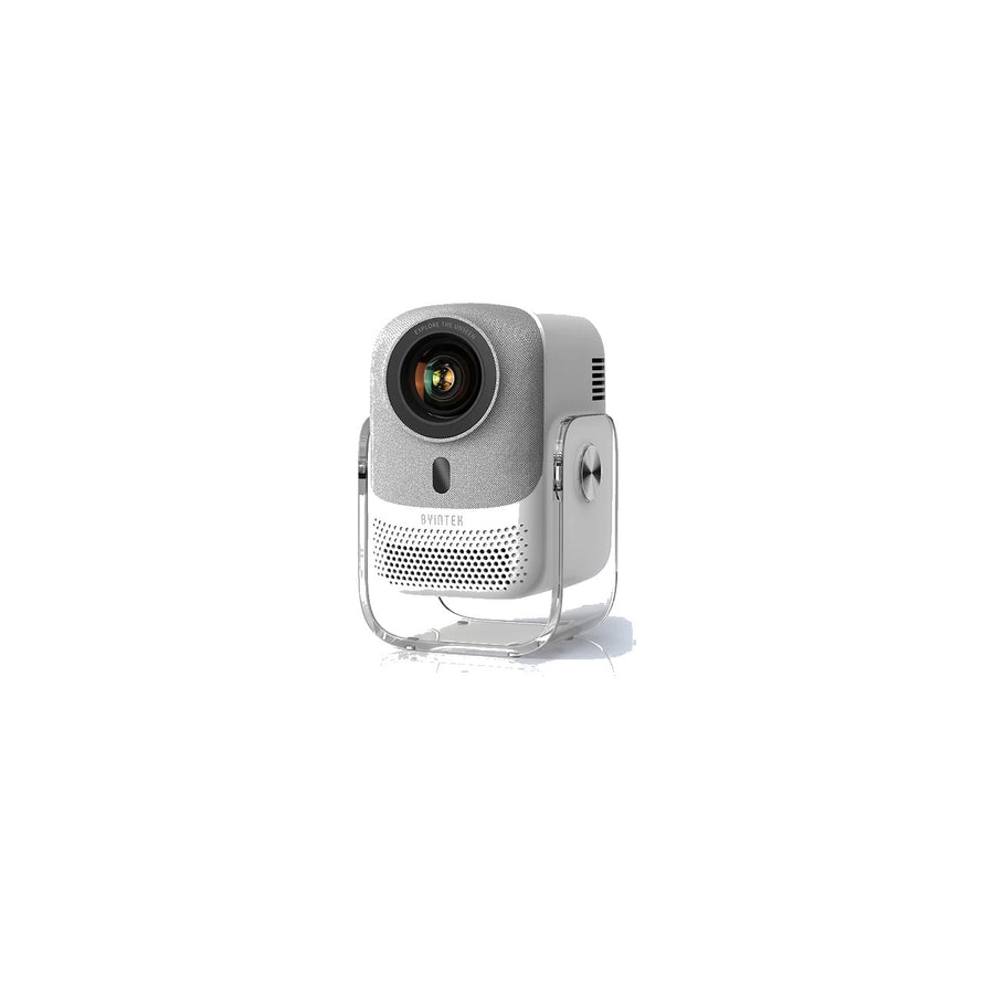 BYINTEK Love 2 draagbare projector, grijs/wit, op transparante beugelstandaard, vooraanzicht met lens en speaker