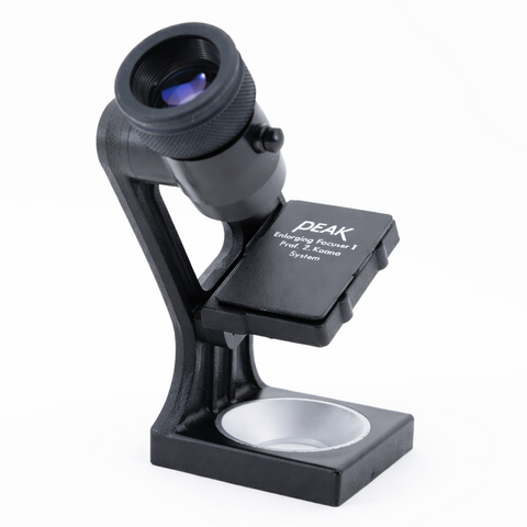 Peak Enlarging Focusser II scherpstelloep voor de donkerkamer, zwart, op standaard