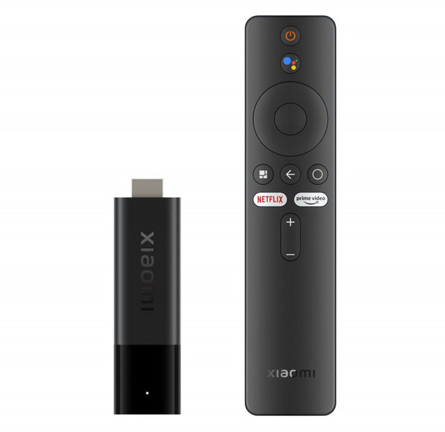 Xiaomi TV Stick 4K Android TV, zwart, stick met HDMI-stekker naast de afstandsbediening met Netflix- en Prime Video-knop