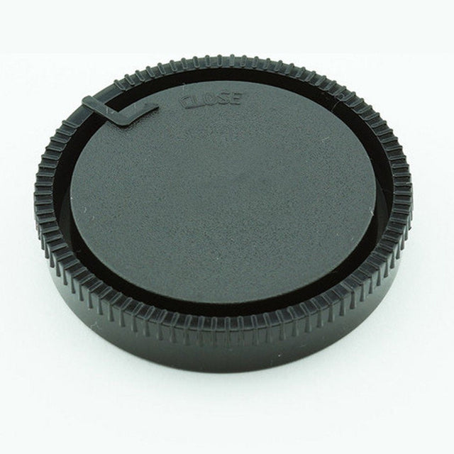Universele achterlensdop voor Minolta AF en Sony A-mount, zwart kunststof met geribbelde rand, voorkant