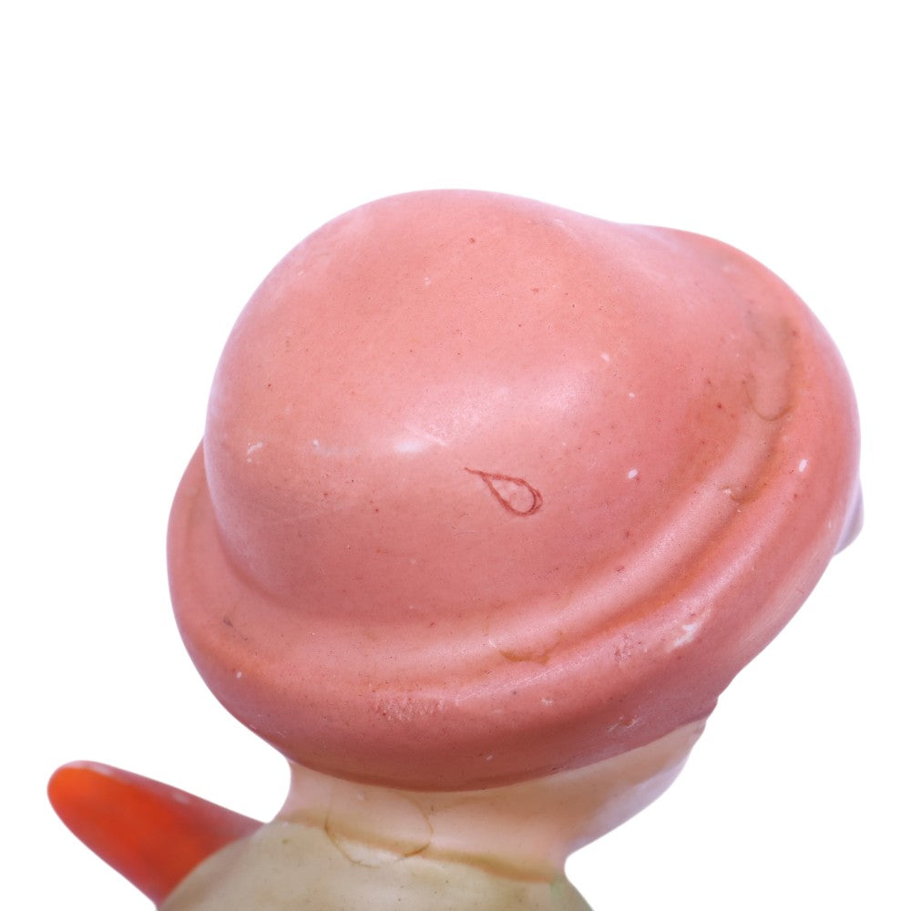Zittende Jongen met Mand - Beeldje 55/511