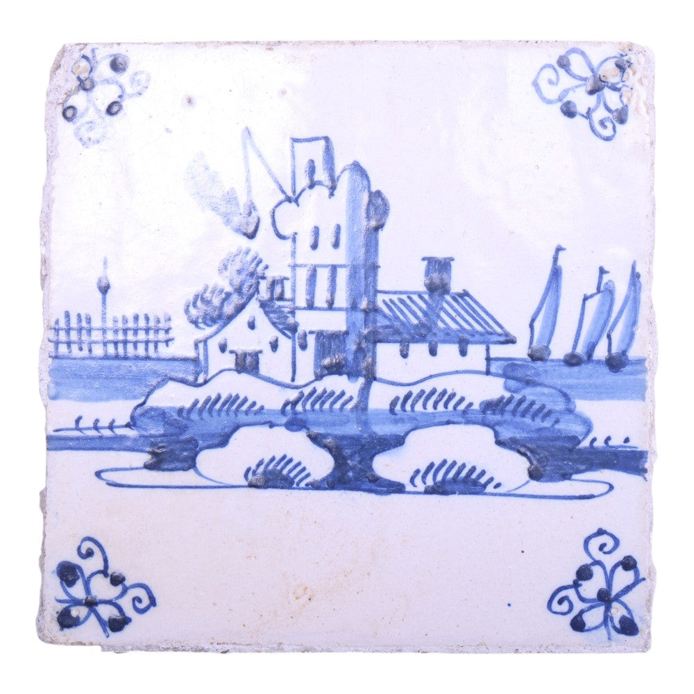 Delfts Blauw Tegeltje - Landschap met Kerktoren en Zeilschepen - 18e Eeuw