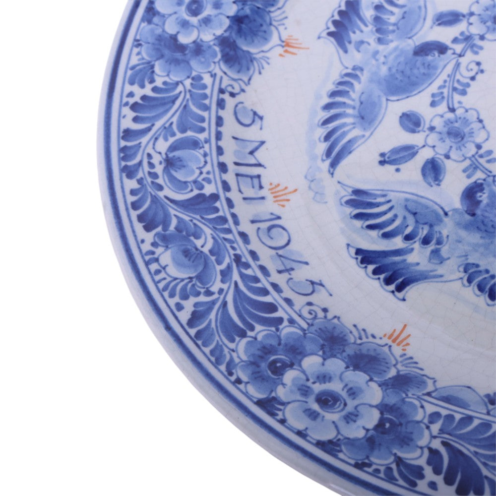 Nederland Zal Herrijzen - Delfts Blauw Bevrijdingsbord met Duiven - 5 Mei 1945 (26 cm)