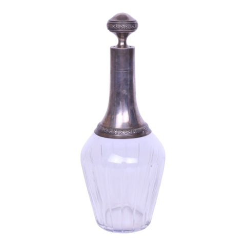 Karaf met verzilverde halsmontuur, geslepen glas met laurierfries, 27 cm, voorkant met stop, tweedehands
