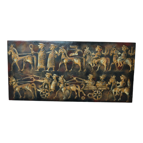 D. Nobilo emaille reliëf wandpaneel Svečana Povorka 97x46 cm, voorkant met ruiters, paarden en wagens, tweedehands