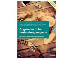 Boek-Opgroeien in het hedendaagse gezin-tweedehands