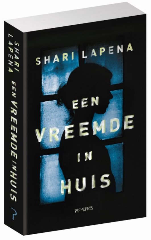 Een vreemde in huis, Shari Lapena, zwarte omslag met het silhouet van een vrouw en een raam, tweedehands