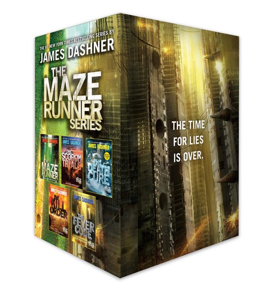 The Maze Runner Series, James Dashner, boxset met vijf delen, voorkant met de ruggen van de boeken, tweedehands