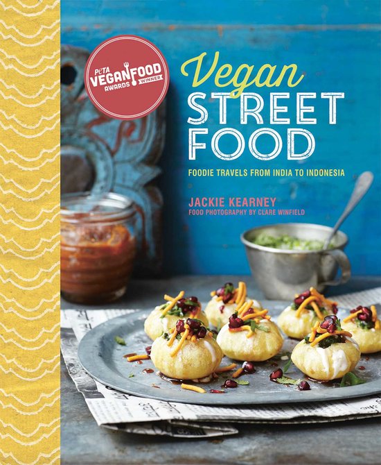 Vegan Street Food, Jackie Kearney, blauwe omslag met gevulde deeghapjes op een schaal, tweedehands
