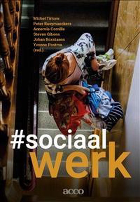 #sociaalwerk, redactie Michel Tirions en anderen, Acco, omslag met een vrouw met tassen op een trap, tweedehands
