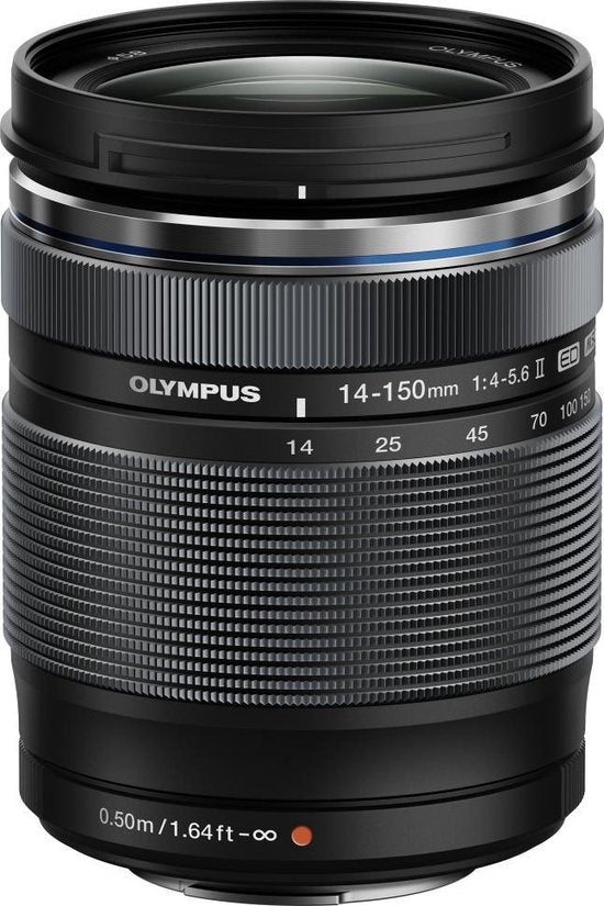 Olympus M.Zuiko Digital ED 14-150mm f/4.0-5.6 II lens, zwart, zijaanzicht met opschrift