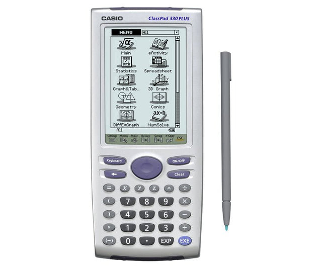 Casio ClassPad 330 PLUS grafische rekenmachine, zilver, voorkant met menuscherm en stylus ernaast