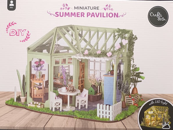 Crafts&Co-Miniature House Construction Kit - Summer Pavilion DIY (Nieuw)