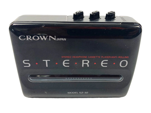 Crown SZ-32 walkman cassettespeler, zwart, vooraanzicht