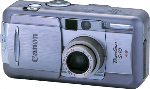 Canon PowerShot S40 digitale compactcamera, zilver, voorkant met 3x zoomlens en schuifklep, tweedehands