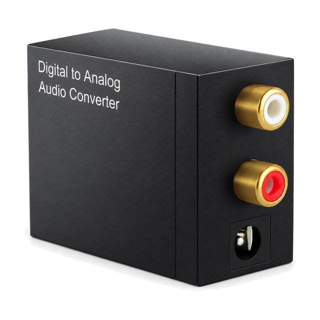Zwarte digitaal-naar-analoog audioconverter met witte en rode tulpuitgang en DC-voedingsaansluiting, op witte achtergrond