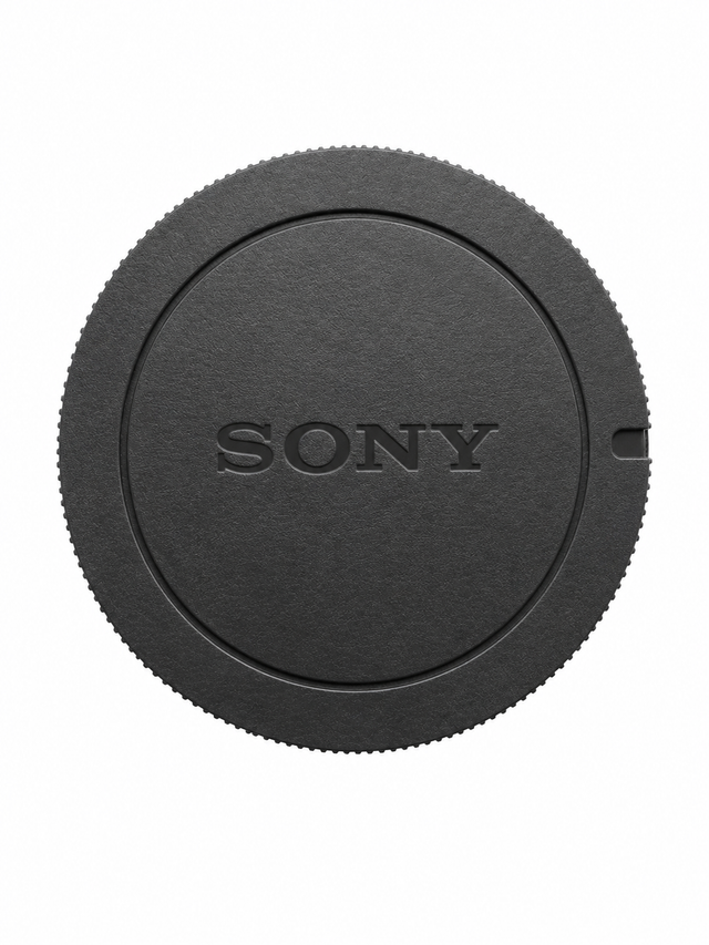 Sony A-mount body cap voor Sony Alpha, zwart met ingeperst Sony-logo en geribbelde rand, voorkant