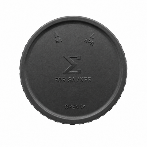 Sigma achterlensdop voor Sigma SA en Pentax K-mount, zwart met Sigma-teken, opdruk For SA/KPR en Open, voorkant