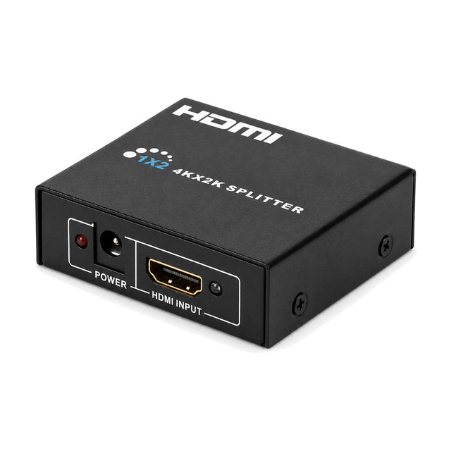 Zwarte metalen HDMI-splitter 1 naar 2 met wit HDMI-logo en opdruk 1X2 4KX2K SPLITTER, voorkant met voedingsingang en HDMI-ingang