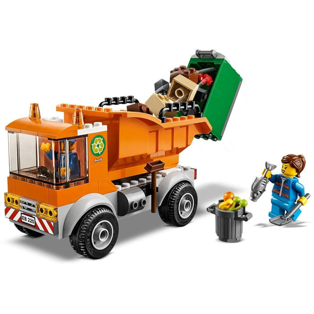 LEGO City Garbage Truck, gebouwd model van de oranje vuilniswagen met figuur, tweedehands