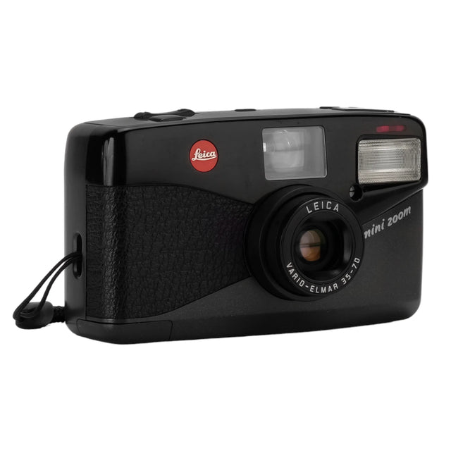Leica Mini Zoom 35mm filmcamera, zwart, voorkant met Vario-Elmar 35-70 lens en draagkoord, tweedehands