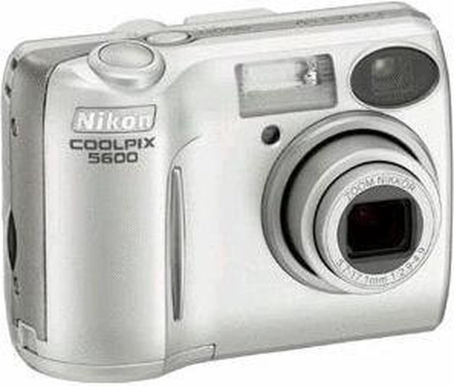 Nikon-Coolpix 5600 Digitale Compact Camera - Zilver (In doos) Tweedehands