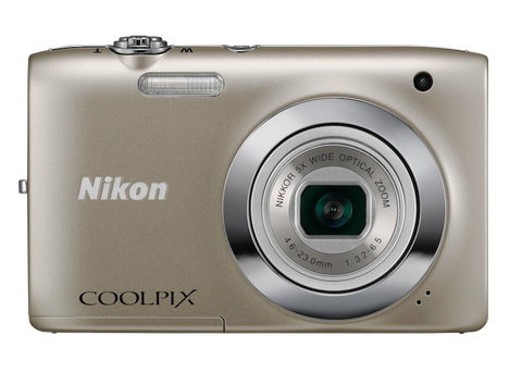 Nikon Coolpix S2600 digitale compactcamera, zilver, voorkant met 5x zoomlens, tweedehands
