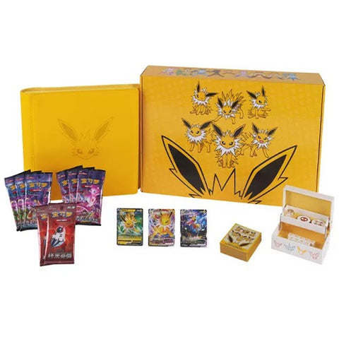 Pokémon Jolteon Eevee GX Gift Box Chinese uitgave, gele doos met map, boosterpacks, kaarten en accessoires uitgestald