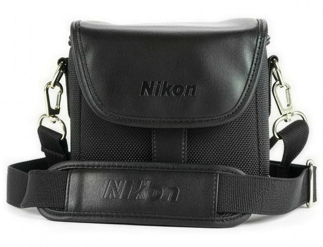 Nikon CS-P08 cameratas voor Coolpix P- en L-serie, zwarte tas met klep, Nikon-logo en schouderriem