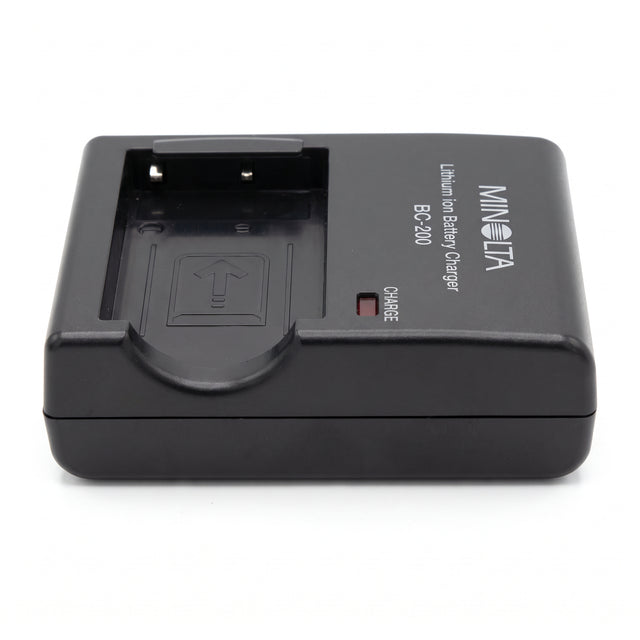 Minolta BC-200 acculader voor NP-200, zwarte lithium-ion battery charger met leeg laadvak en CHARGE-lampje