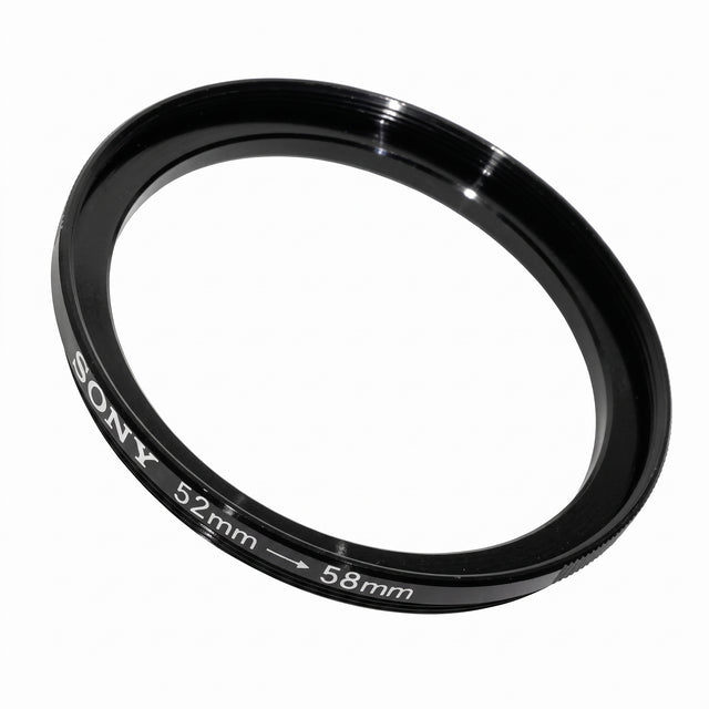 Sony step-up ring 52 mm naar 58 mm, zwarte metalen filteradapter met opdruk SONY 52mm → 58mm