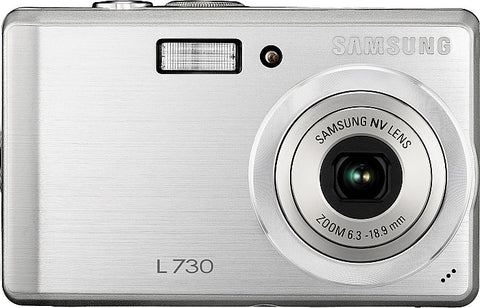 Samsung L730 digitale compactcamera, zilver, voorkant met Samsung NV-zoomlens, tweedehands