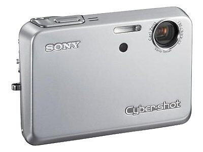 Sony Cyber-shot DSC-T3 digitale compactcamera, zilver, schuin van voren met Carl Zeiss-lens, tweedehands