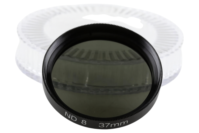 Sony ND8 filter 37 mm, grijs filterglas in zwarte vatting met ND 8 37mm-opdruk, op een doorzichtig filterdoosje, tweedehands