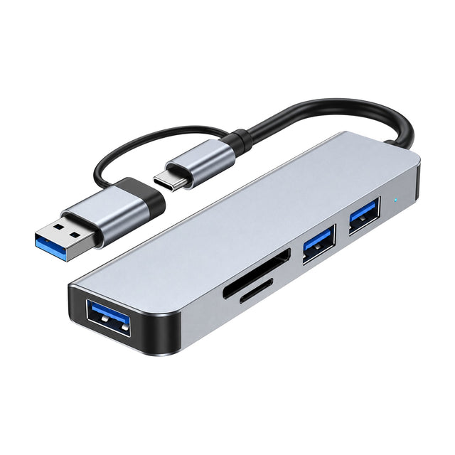 Grijze USB hub 5-in-1 met SD- en microSD-sleuf, drie USB-A-poorten en een kabel met USB-C- en USB-A-stekker