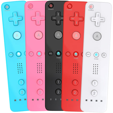 Remote Motion Plus controller voor Nintendo Wii, vijf kleuren naast elkaar: blauw, roze, zwart, rood en wit, tweedehands