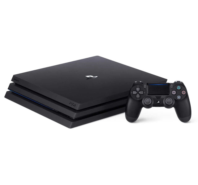 Sony PlayStation 4 Pro console 1 TB, zwart, schuin van voren met een controller ervoor, tweedehands